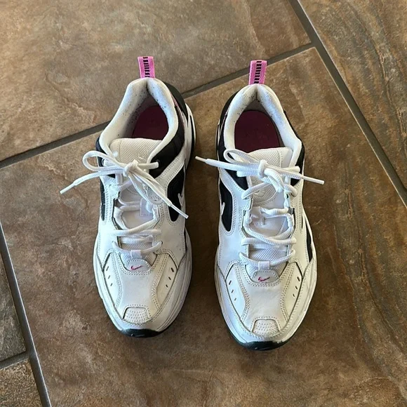 Nike Sneakers - Picture 2 of 8